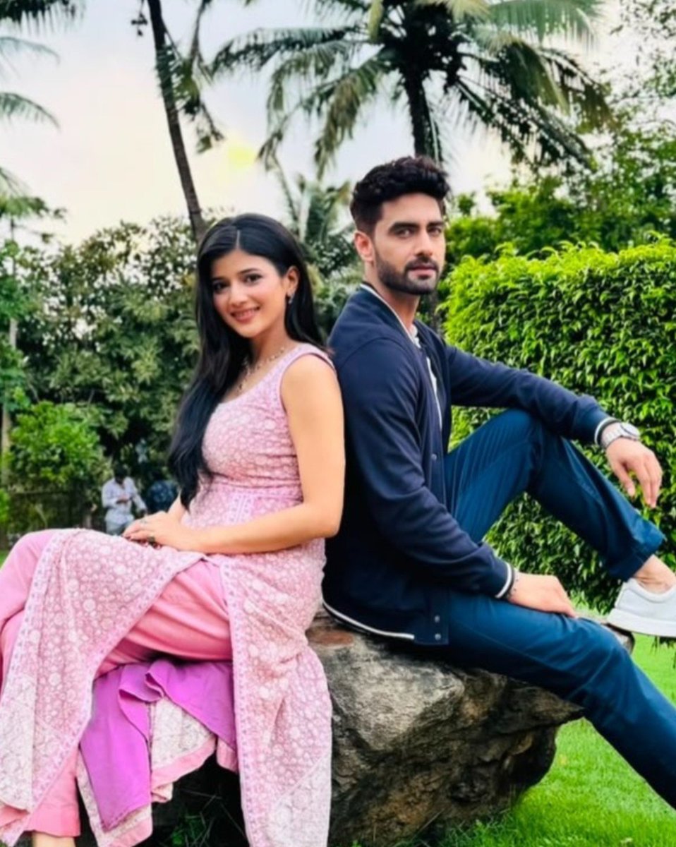 Divyajeoe's tweet photo. Gorgeous 👌

#abhimaan #yrkkh https://t.co/btXvziWJ89
