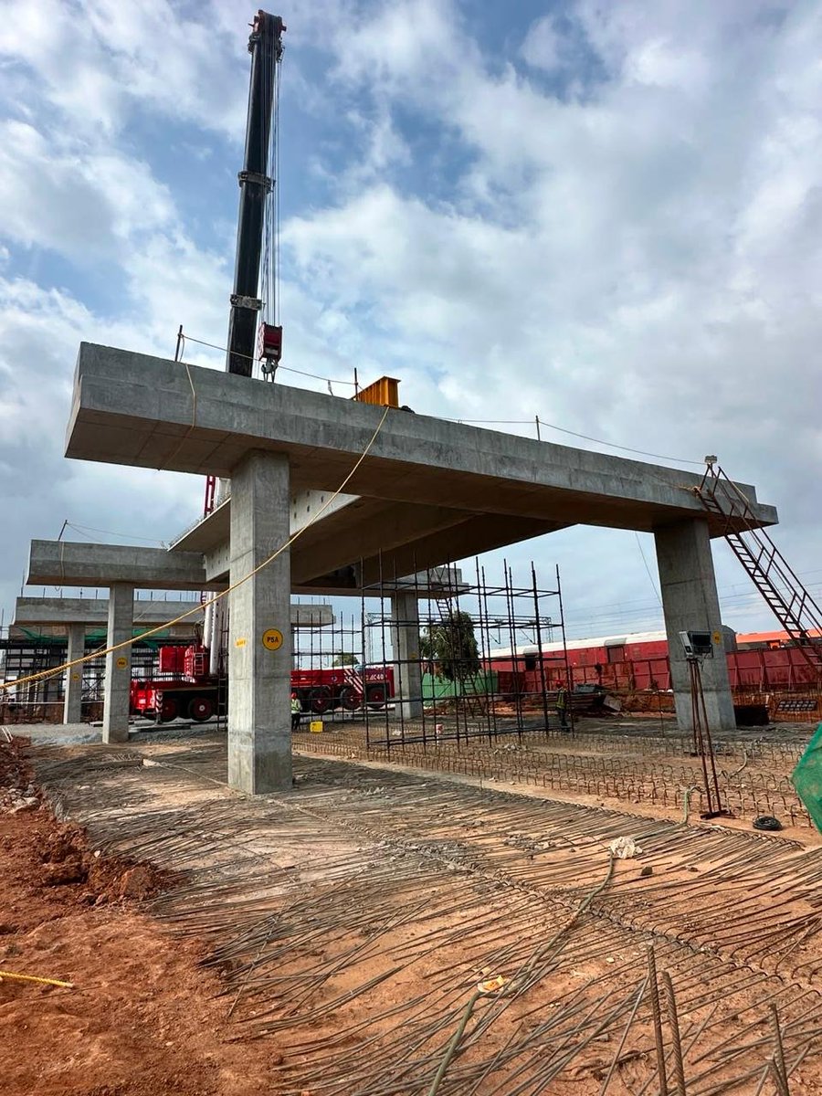 RailAnalysis's tweet photo. #BengaluruSuburbanTransportProject achieves milestone with first #TGirder launch on #Corridor4A
Read more: https://t.co/v6DvCNV0S1
#KRIDE #RVNL #RPPL #BSTP #KanakaLine #HuskurStation #Station #HeelaligeKaggadasapura #Infrastructure #Construction #Connectivity #RailAnalysis https://t.co/91pjRAGc66