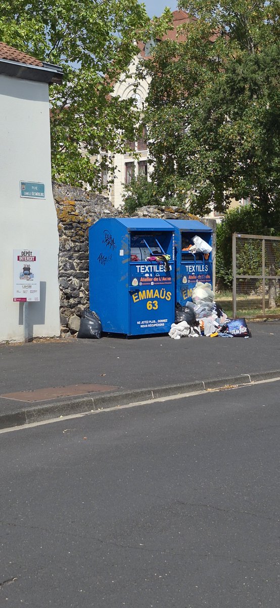 timie634's tweet photo. Incroyable !! Ras le 
@LGiscardEstaing @VChamalieres @clermontmetropole https://t.co/NqKbaEgxen