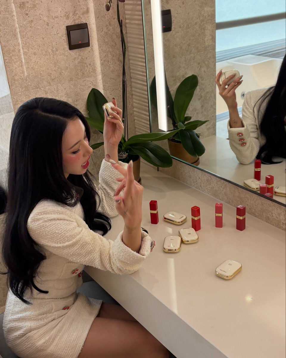 kun_once2129's tweet photo. 챙스타 

🥀

#DGBeauty #DGMakeup

https://t.co/1QKmZ7pmZ2

#채영 #CHAEYOUNG 
#트와이스 #TWICE
@JYPETWICE https://t.co/O35rZyW4Bm