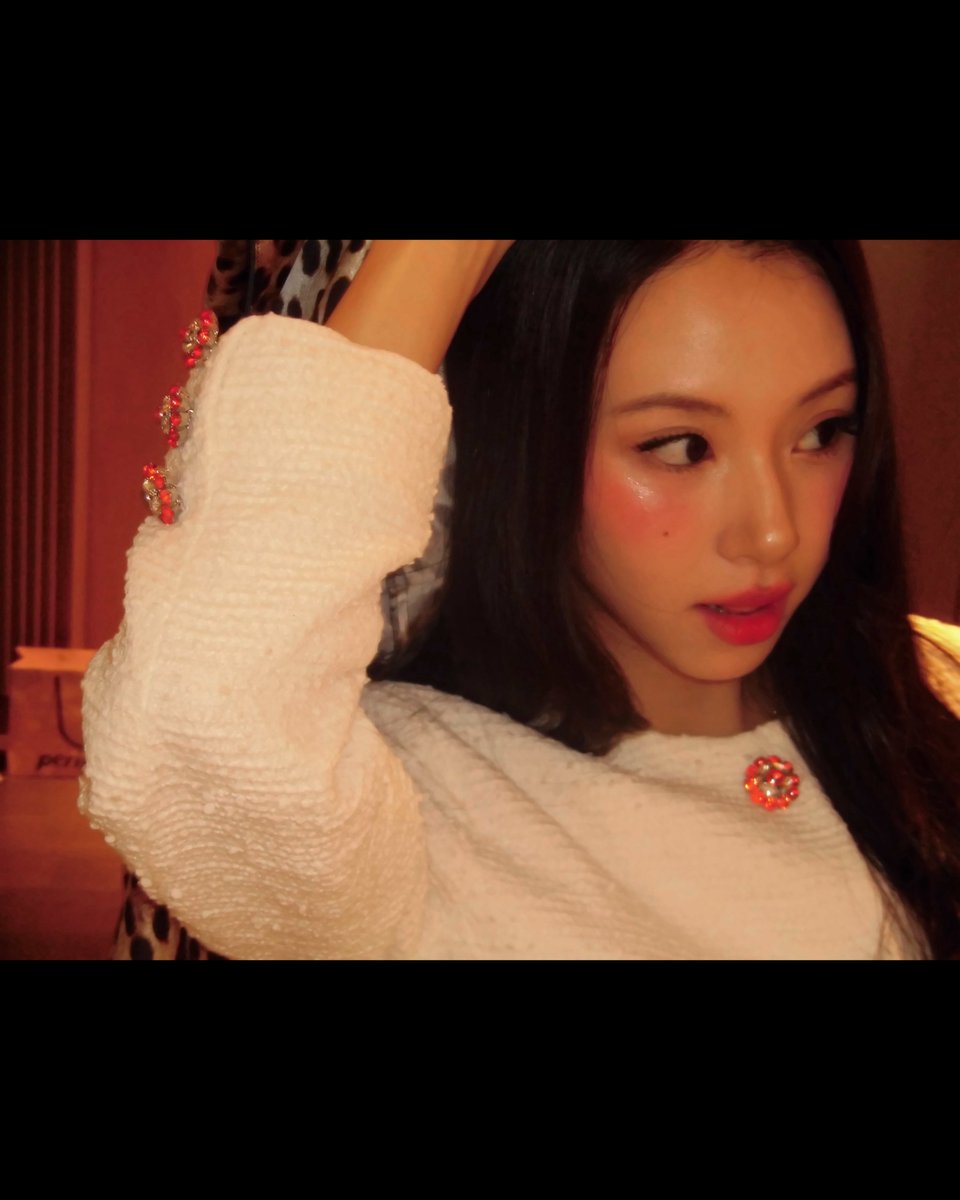 kun_once2129's tweet photo. 챙스타 

🥀

#DGBeauty #DGMakeup

https://t.co/1QKmZ7pmZ2

#채영 #CHAEYOUNG 
#트와이스 #TWICE
@JYPETWICE https://t.co/O35rZyW4Bm