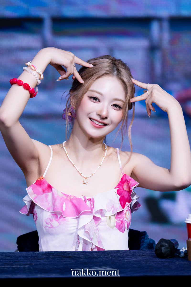 nakkoment's tweet photo. 😽
260801 애플뮤직 나경 HQ
#fromis_9 #프로미스나인 #이나경 #LEENAGYUNG https://t.co/FI2OzhXr3t