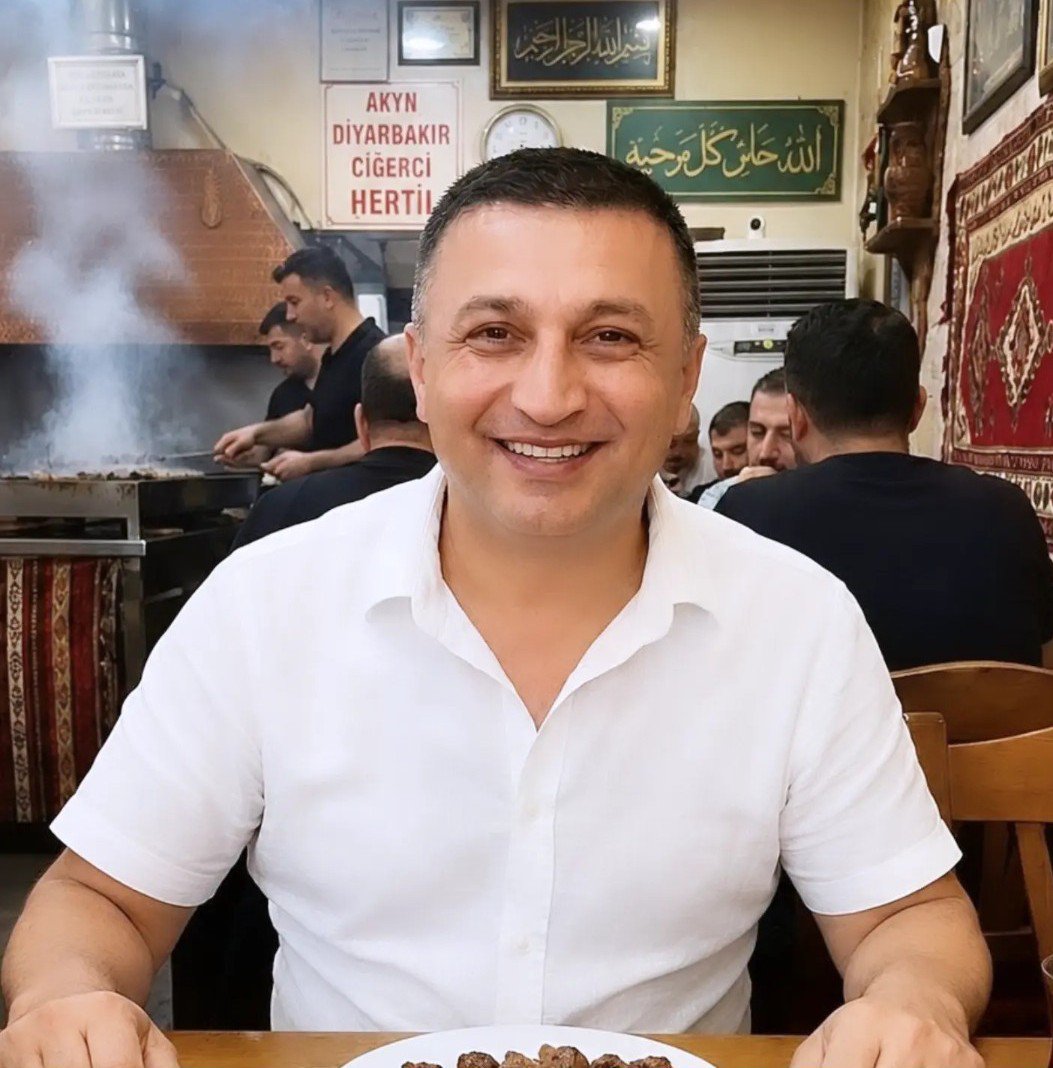 Mirbeyyi_'s tweet photo. Zengin olsan da düşündüğün kadar neşeli olamazsın. Ve Zenginliğin tadını asla çıkarmazsın.. https://t.co/qRaXb11zpr