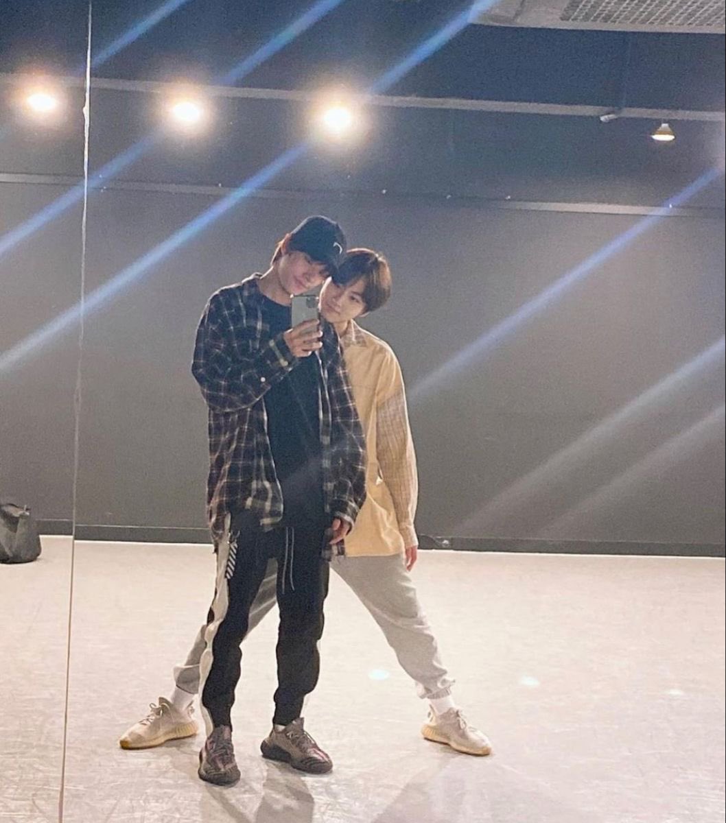 duxqori's tweet photo. 여의즈 아가시절 연습실 거셀 ㅈㅉ 감동 심함.. https://t.co/Yfj0ITfzVm