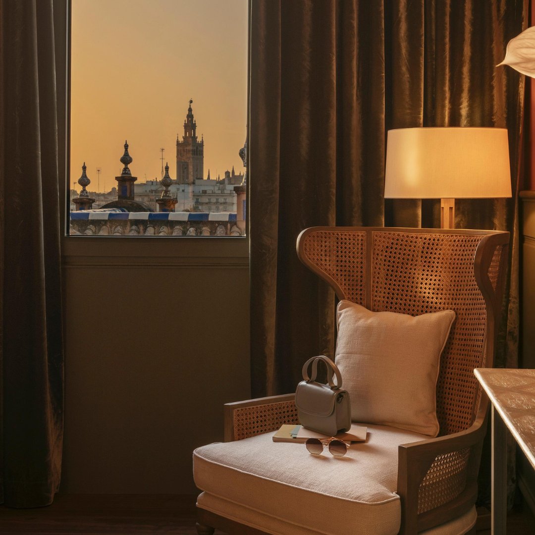 Luxury_Spain's tweet photo. @sevillaciudad , un destino de excelencia que fusiona historia y modernidad, se erige como un referente del lujo en Europa. 
Con 21 hoteles de cinco estrellas y una oferta cultural inigualable, cada visita se transforma en una experiencia única.  

https://t.co/8JNX3Y3Cq5 https://t.co/eRQCWAdqqB