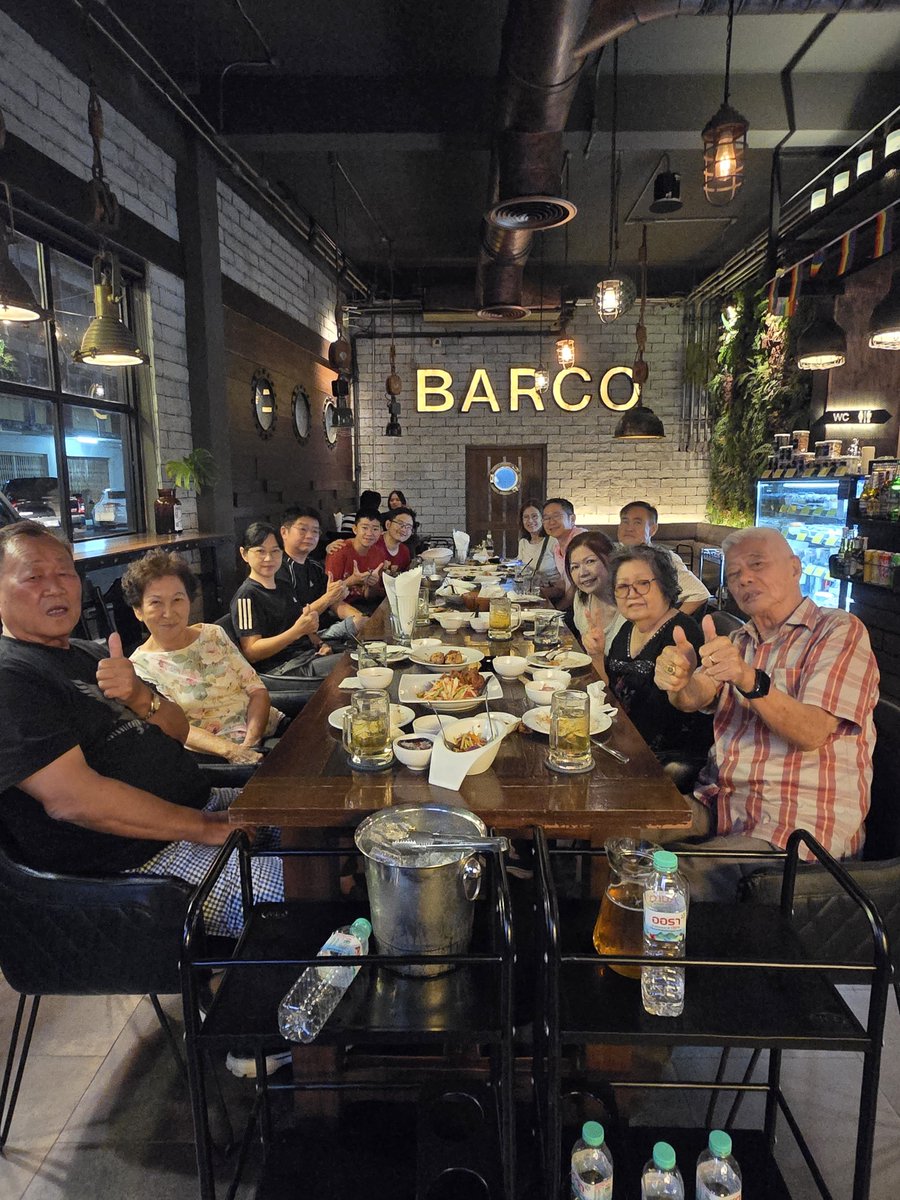 juju_teeforever's tweet photo. #HBDpapa
#BarcoCafe
ครบรอบอายุ83เข้า84 ของอากงสมภพ ร่วมอวยพร "สุขภาพแข็งแรง ร่ำรวยเงินทอง"นะคร๊า..♥️🎂 https://t.co/zlWhcubMb6