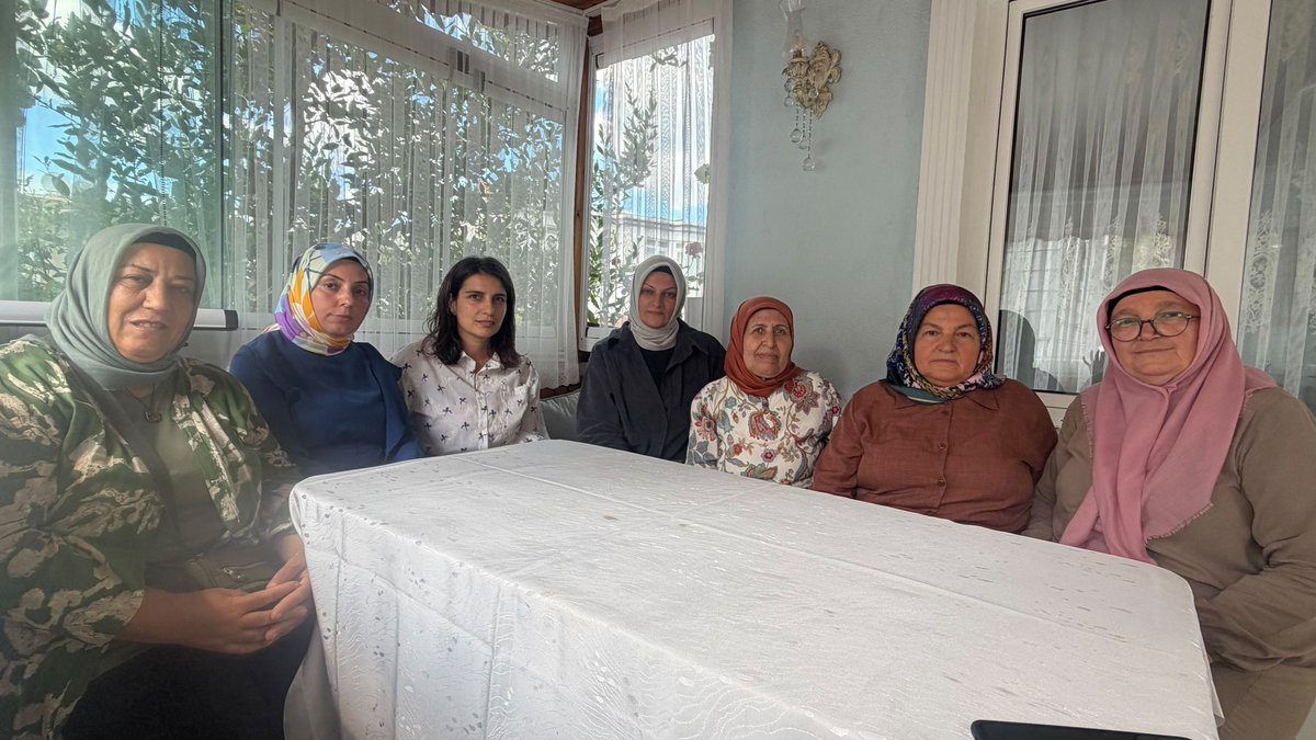 SariyerAkKadin's tweet photo. Başkanımız @KamuranCivgin ’ın eşliğinde teşkilatımızla birlikte mahalle başkanlarımızın mahallelerinde ziyaretlerde bulunduk.

Gönül bağlarımızı güçlendiren bu güzel buluşmalar için teşekkür ediyoruz.

📍 Baltalimanı Mahallesi
📍 Reşitpaşa Mahallesi

#HerMahallesiyleSarıyer https://t.co/jIhpGEF6BR