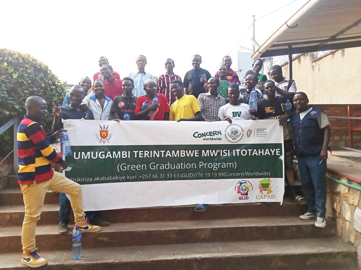 GLIDBurundi's tweet photo. 🎤NDAYIZEYE Vincent, de la colline Zina, nous confie : "J'ai compris que l'automédication mettait la vie de mes enfants en danger. Je m'engage à ce que chaque membre de ma famille et de notre communauté consulte un médecin en cas de maladie."
https://t.co/Gu05Lfsw5I https://t.co/nt1fX0Kcg3