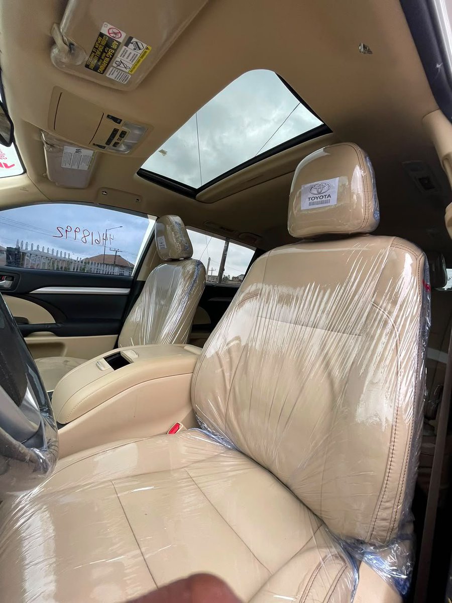 larby6's tweet photo. Monday morning deal 
2015 Toyota Highlander XLE available for sale
🇺🇸Foreign used 
📍 Lagos 
💰 Price:25,000,000
📩 DM for inspection &amp; final details

Help me retweet 🙏 https://t.co/IlBq4Tazum