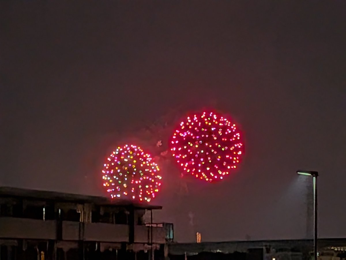 t1015_take's tweet photo. 意外とはっきり花火撮れてた https://t.co/upwCbwibSu