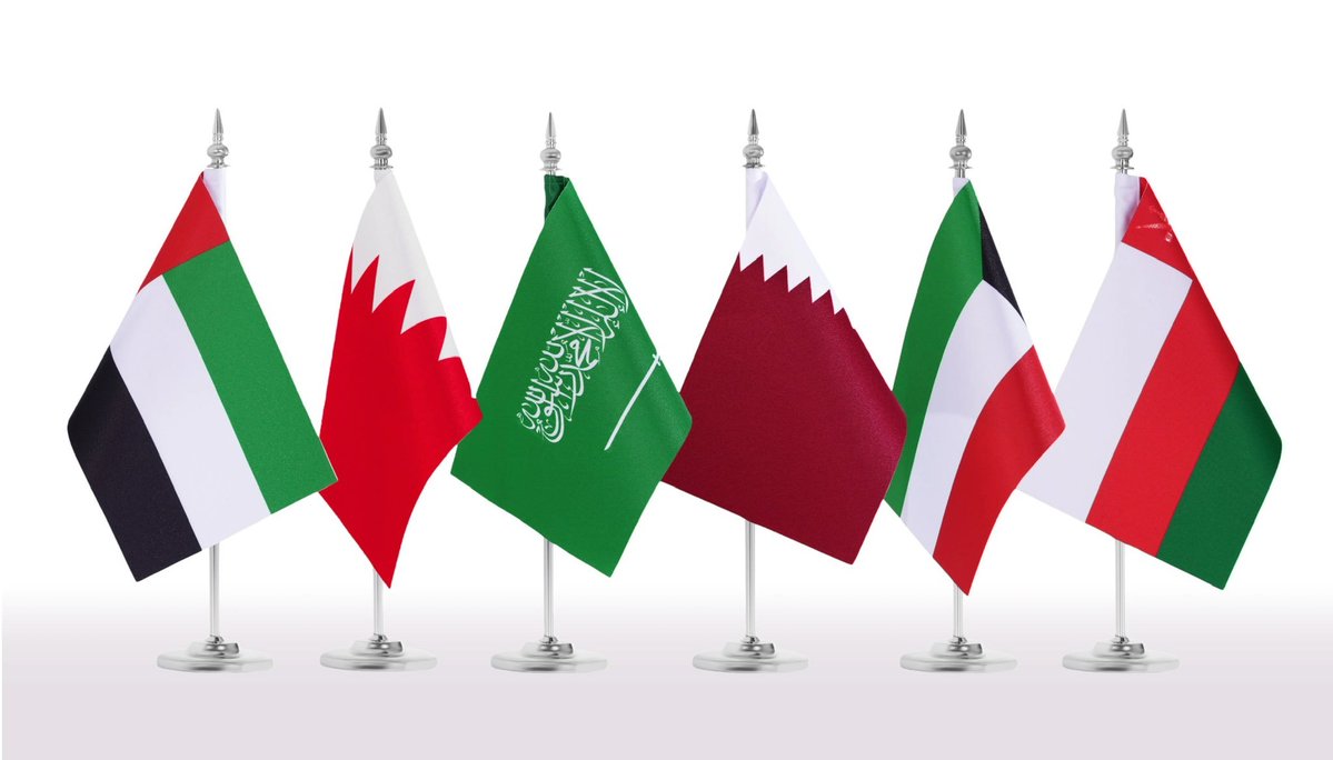 ShahranAbdullah's tweet photo. اللهم احفظ دولة الإمارات العربية المتحدة وسائر دول الخليج، من كل شرٍ وفتنة، ومن كيد الكائدين، ومكر الماكرين وحسد الحاسدين واجعلها واحةً للأمن والإيمان، والعزة والاطمئنان، وأدم عليها نعمة الاستقرار والرخاء واحفظ أهلها وقادتها وجنودها بعينك التي لا تنام.
#الامارات_العربية_المتحدة https://t.co/58vUW9Y3Pn