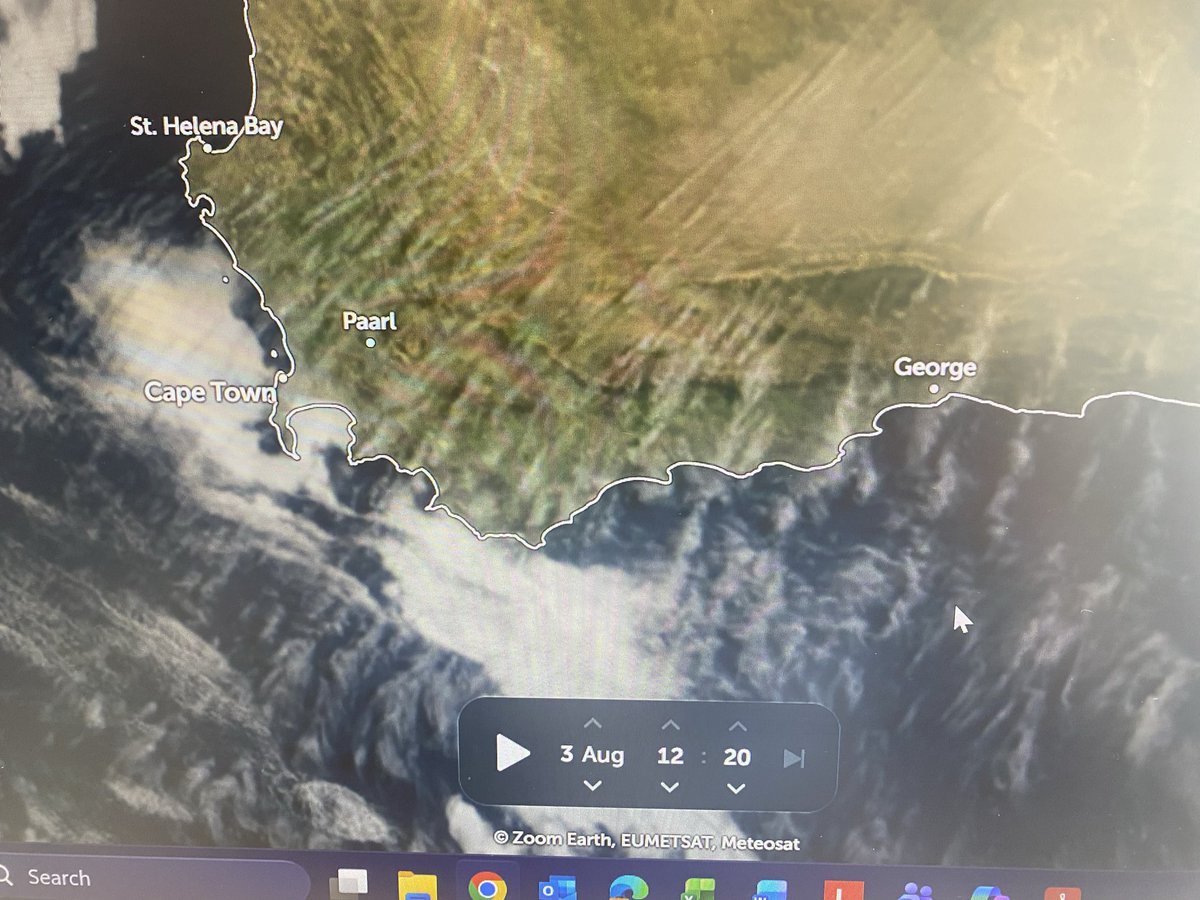 cryptoRSA2's tweet photo. City of Cape Town, South Africa - this is what being poisoned by chemtrails looks like, the skies over the cape peninsula are thick with ‘chemical fog’ WAKE UP PEOPLE WAKE UP https://t.co/YidKms1HvV
