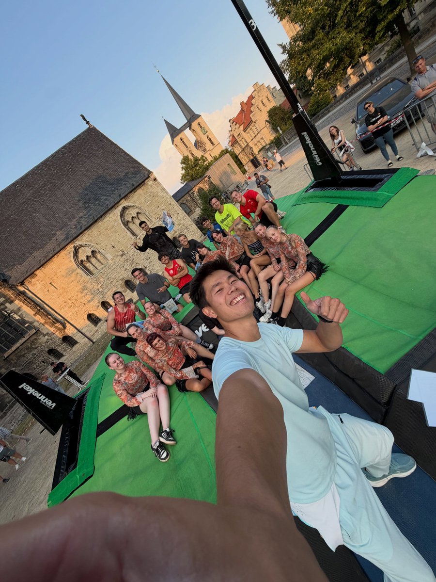 News5PH's tweet photo. GINALINGAN NI EJ! 🇵🇭🥇

Nagbahagi ng mga litrato si Filipino Olympian EJ Obiena matapos niyang magwagi ng ginto sa 1st International Pole Vault Meeting sa Cathedral Square sa Halberstadt, Germany.

Na-clear ng pole vaulter ang 5.76 meters sa naturang kompetisyon.

“Thank you Halberstadt for the wonderful time!! What a beautiful venue with an amazing crowd. Happy to get the 🥇 with a 5.76m,” caption niya.

📸: EJ Obiena (Instagram)