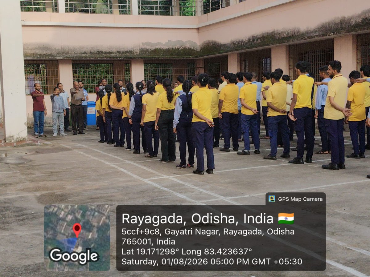 UGMIT79's tweet photo. 🚀Guided by the vision of a healthier India, Nasha Mukt Yuva for #ViksitBharat campaign at our institute, staff members and students say "No to Drugs, Yes to Progress"! 🎓 by taking  the #NashaMuktYuva pledge! 🏫✋ Together, we are trying to create a safe, drug-free campus 🇮🇳 https://t.co/2fVfakEuRN