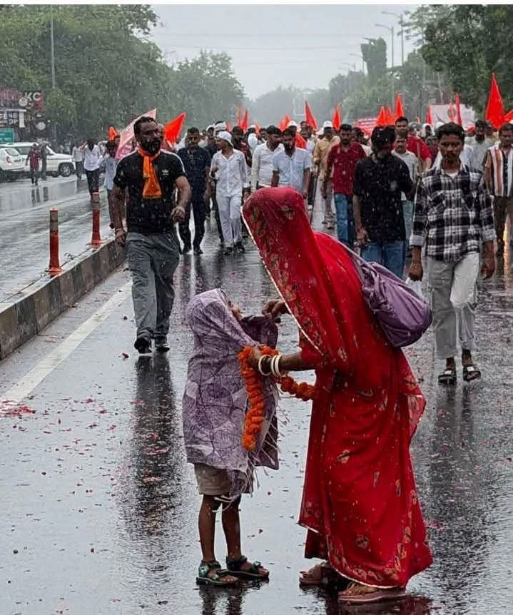 ParamveerS36404's tweet photo. सवर्ण Gen-Z माँ को अपने बच्चे की भविष्य की चिंता....😓

#jaipur #UGC #mahipalsinghmakrana https://t.co/xxOwN2hzSV