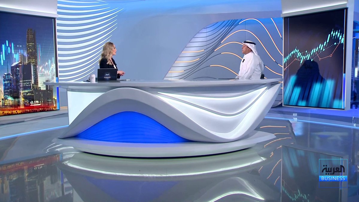 رئيس مجلس إدارة شركة الخزانة كابيتال د. خالد السعيد: سابك في مرحلة تحول استراتيجي بعد دورة صعبة في البتروكيماويات. لهذه الأسباب تعد المغذيات الزراعية مركز القوة والأكثر جاذبية داخل سابك. المركز المالي لسابك قوي رغم الضغوط على القطاع.. والشركة ستصبح أكثر تنوعا وأقل اعتماداً على دورة البتروكيماويات. فائض الإنتاج الصيني وأسعار اللقيم والأمن الإقليمي.. تحديات تواجه قطاع البتروكيماويات غداء عمل _Business لمزيد من التحليلات وأخبار الاقتصاد.. تابعوا "العربية Business" مباشرة على يوتيوب 