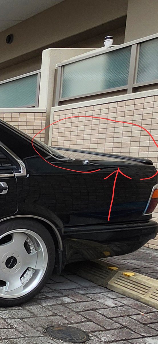 ikumin0191's tweet photo. 時津から佐世保区間を通る方🥺

もしも道路に黒のグロリアのリアスポイラー落ちてたら拾って連絡ください🙏🙏

この暑さで剥がれたみたい🥺

残ったのは両面テープのみ(笑)

あ〜ぁ(-ω-；)💦 https://t.co/6KvYQNy8OA