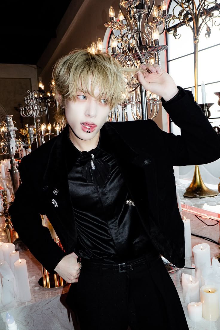 jakepuppyz's tweet photo. BLONDE JAKE WE MISS U SO MUCH https://t.co/oS1c6pJZzm