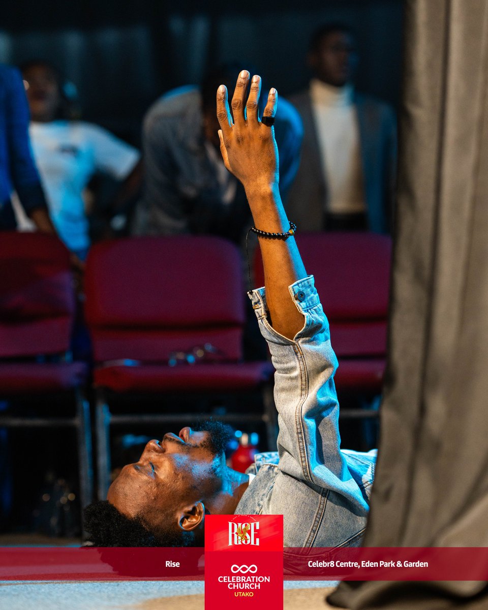 CCI_Abuja's tweet photo. Powerful worship ministration by CCW at RISE ✨️

Ga shi nan (Here He is) 🎶
Ga mu nan (Here we are)

Sarki Aljana (King of Heaven)
Ya na nan (He is here) 🎶 https://t.co/1mxy59Bgwb