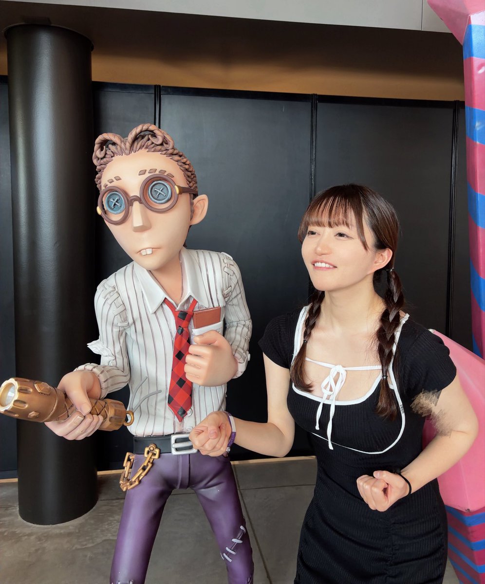 alva0511's tweet photo. ⬅️理想と現実➡️

第五人格好きなら私の歯が出てても愛せるよね？？？🥺 https://t.co/9oViECBSgh