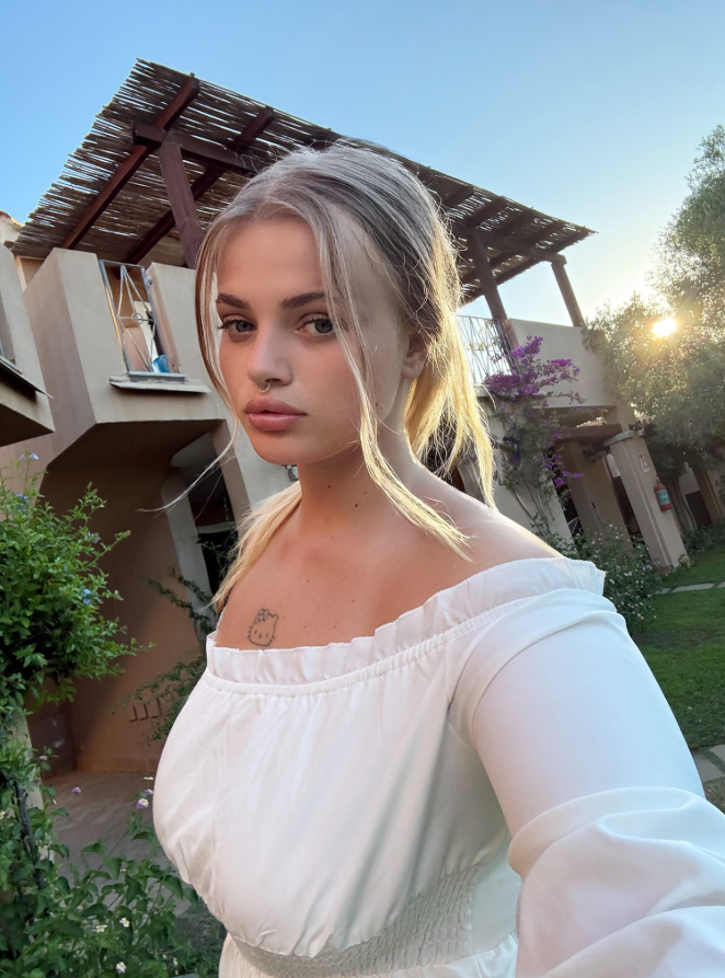 danyelka_bbw's tweet photo. Strhnul bys mi ty šatičky? Nebo je sundal něžně? 😏 https://t.co/lnQPFoVmDX