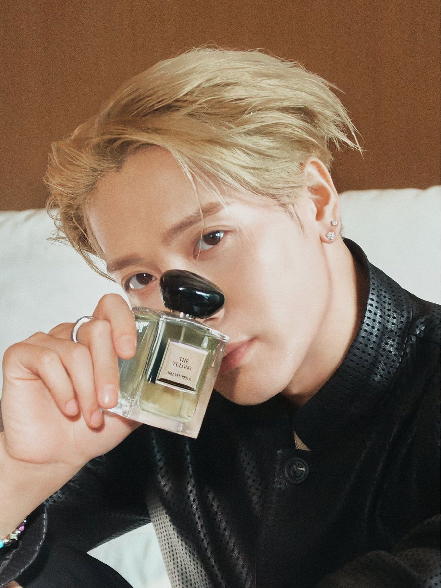 Pop7base's tweet photo. GOT7’s Jackson Wang stuns for Armani Privé Fragrance "Thé Yulong". https://t.co/7Z9Mn9J7WU