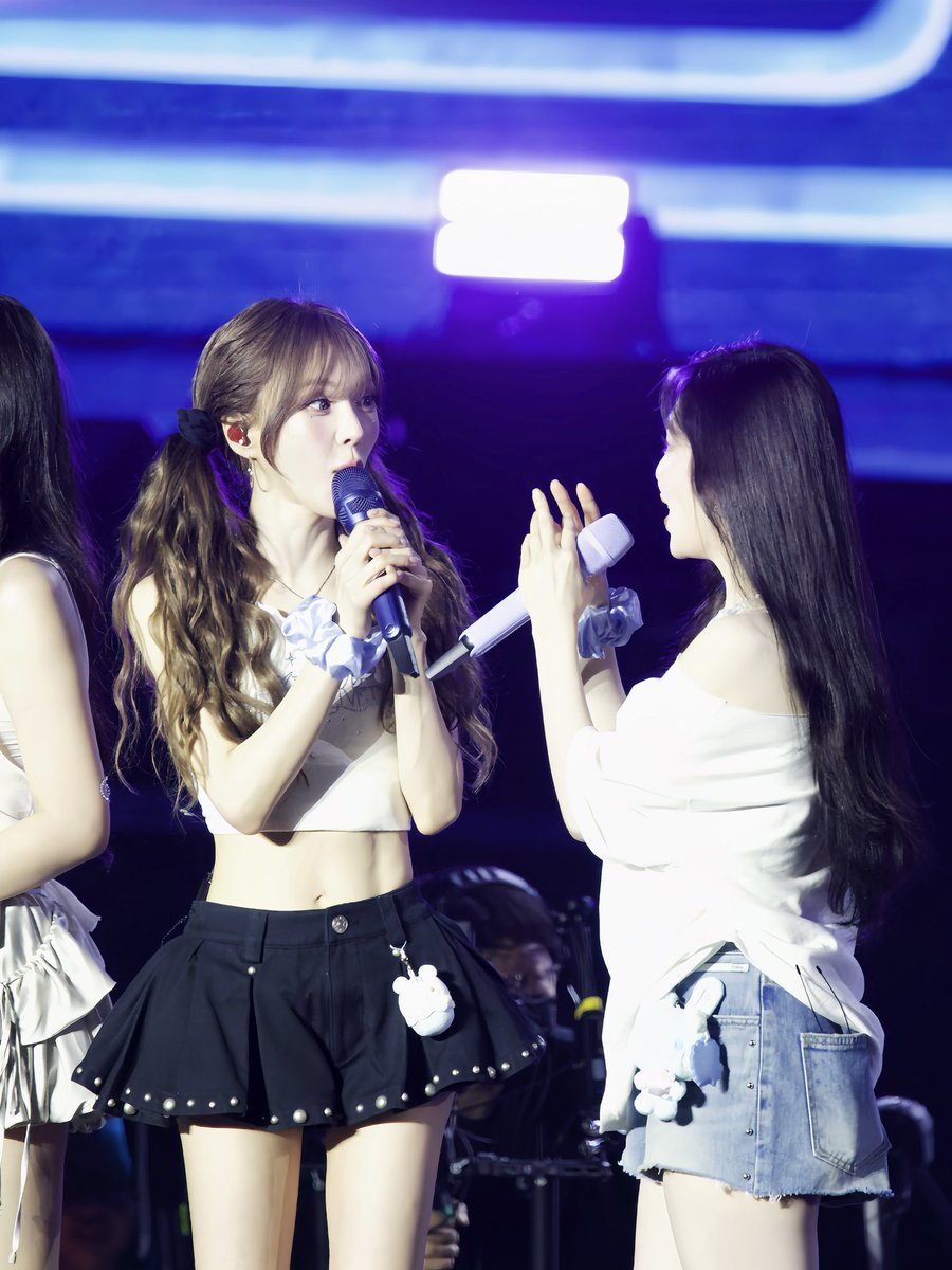 Whenrain7's tweet photo. 😲😲✨ 

#IRENE #WENDY #Wenrene #Irendy #아이린 #웬디 #웬린 #린디 #레드벨벳 #RedVelvet https://t.co/UaDhuWB5pO
