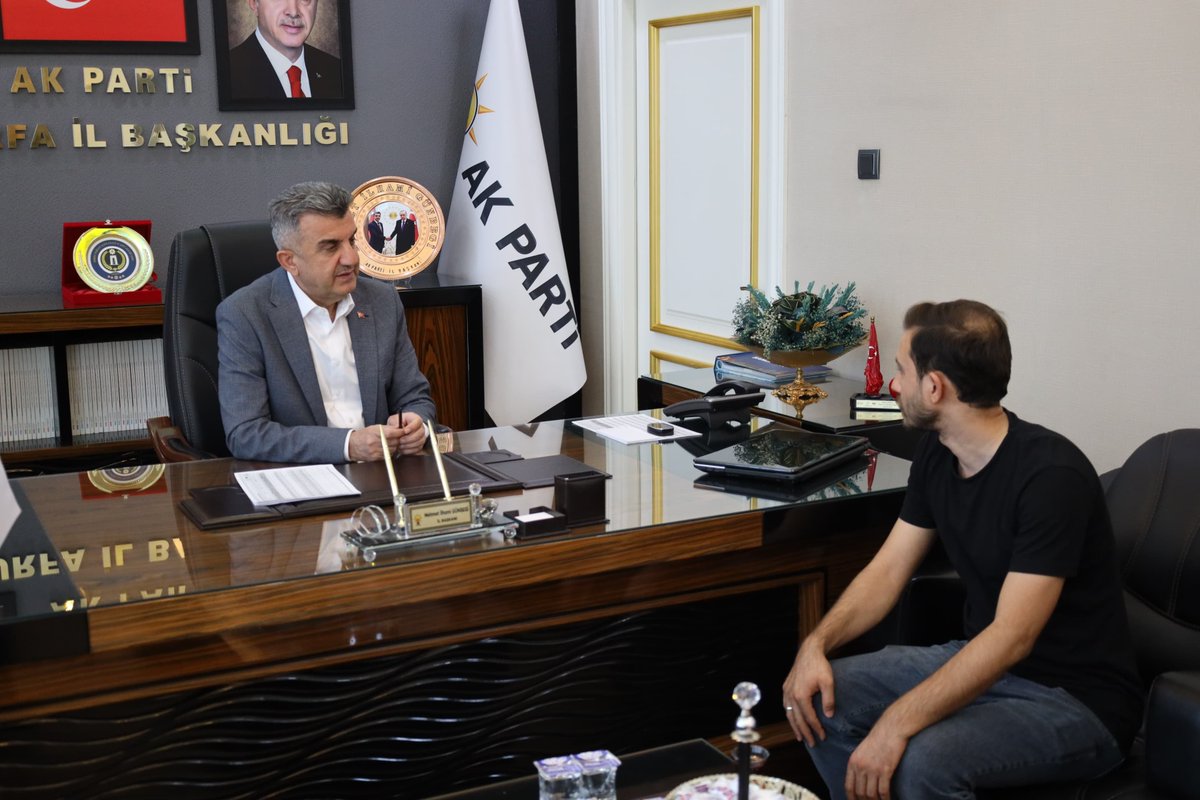 akpartiurfa's tweet photo. En büyük gücümüz; milletimizle kurduğumuz bu gönül bağıdır.

İl Başkanımız @milhamigunbegi, kıymetli hemşehrilerimizle bir araya geldi, sorun ve taleplerini dinledi, çözüm noktasında istişarelerde bulundu, gönül sohbetlerine ortak oldu.

Nazik ziyaretlerinden dolayı kıymetli hemşehrilerimize teşekkür ederiz. 
#SevdamızŞanlıurfa 
@RTErdogan @Akparti @abuyukgumus @hakanaksu058 @farukaytek