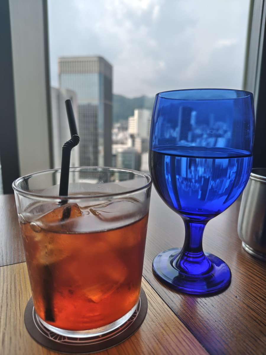 pekoe4's tweet photo. デザートは
追加で盛り合わせにしてもらった

ホテルメイドのマンゴーショートケーキ
白いプリン（多分チーズ入り）

アイスティー

また食べに行きたい
今すぐまた食べたい
3ターンくらいイケる https://t.co/zCnKfgN4KJ
