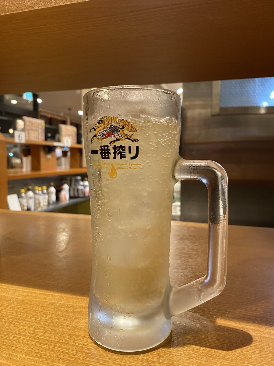 donki_jr's tweet photo. さぁー！
ファーストドリンク提供時間13分
餃子　　　　　　　提供時間26分
激混み‼️ https://t.co/YY4B291JXd