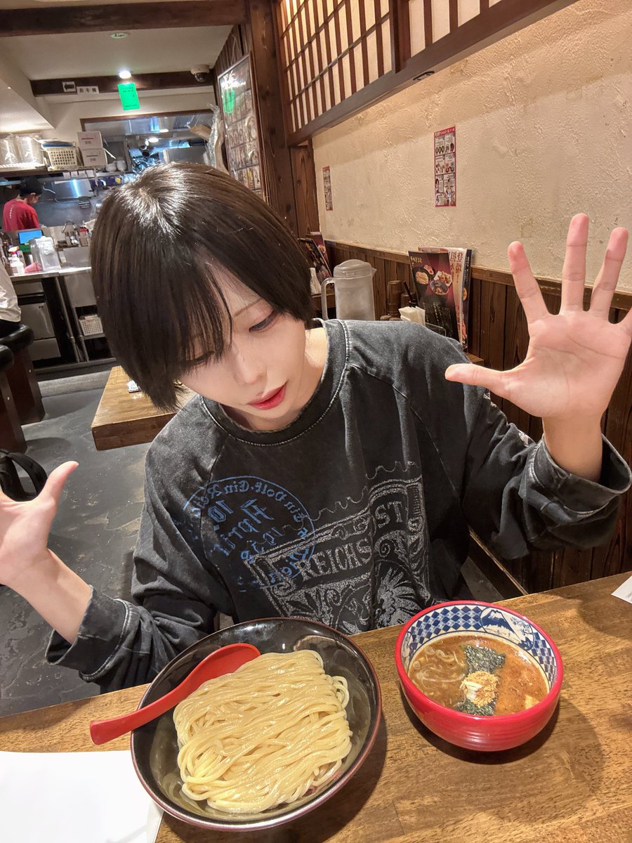sona__ast's tweet photo. 食いしん坊 https://t.co/ILg8TA7vh1