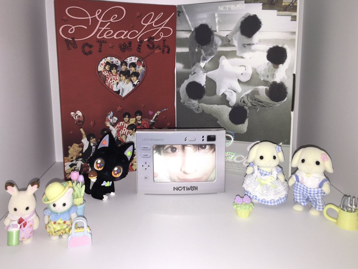 rikkukuma's tweet photo. 앨범 그만 살 결심...
방 터져요...... https://t.co/fm3AzxyGUn