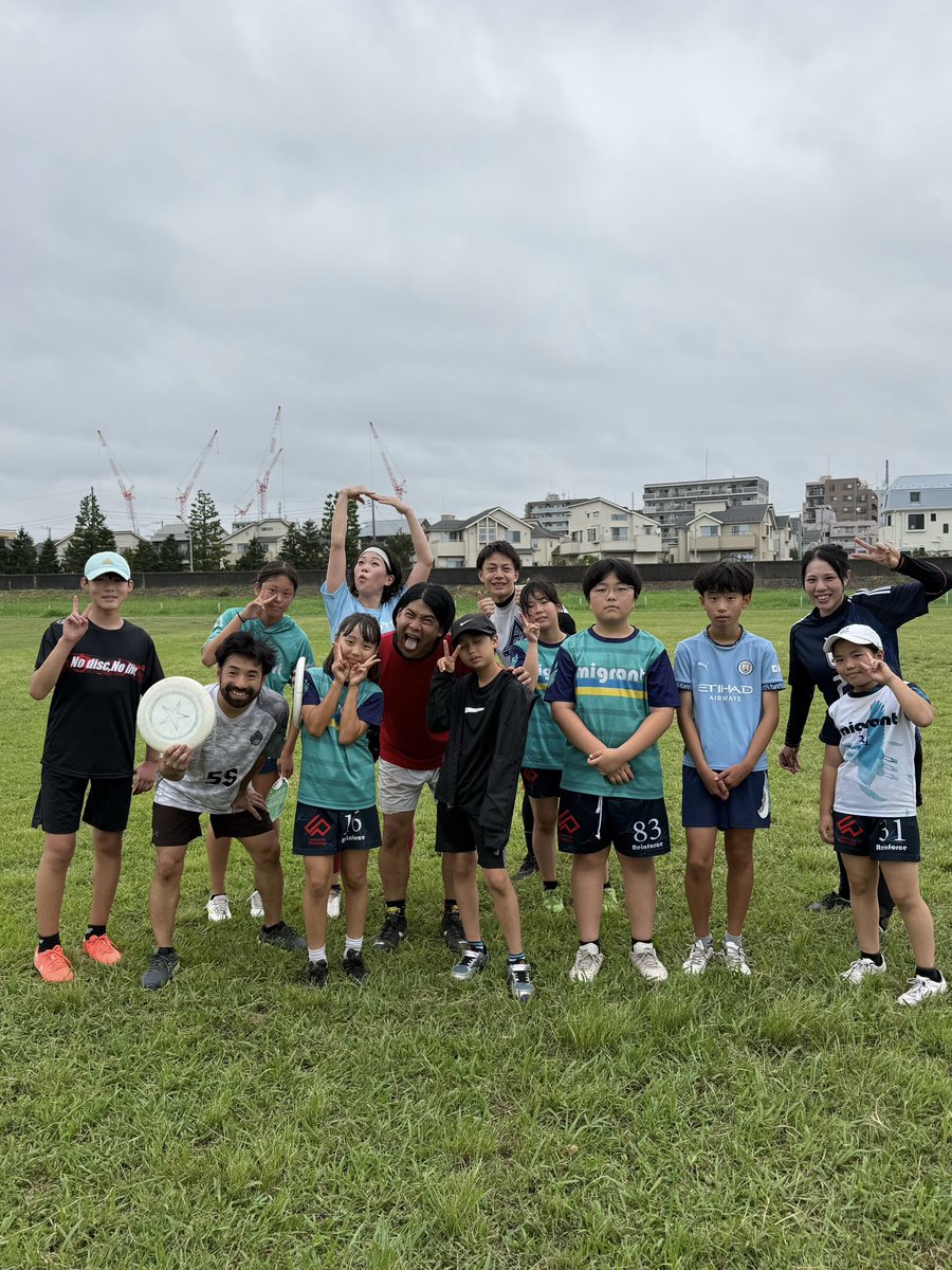 inuootaa's tweet photo. 子供たちに混じってアルティメットやった！究極にしんどいスポーツ！楽しい！！ https://t.co/ASQnqArnqJ