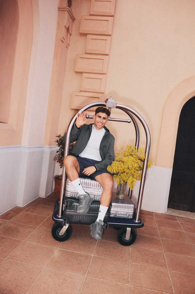Neo2_Magazine's tweet photo. Fermín López se une a Under Armour para liderar la campaña Rest Less, redefiniendo el descanso activo y elevando la moda deportiva al territorio urbano más sofisticado. https://t.co/6S7c6zrqaQ https://t.co/kqBCcsmK1w