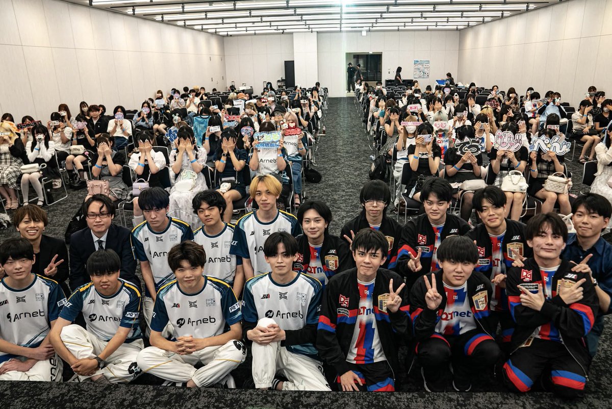 qtdig_5's tweet photo. ~AWG × QTD FAN MEETING終了🐾~
暑い中ご足労いただき誠にありがとうございました❕✦.·

AWGの皆さんとの特別なひとときを、ファンの皆さまにお届けできたことをとても嬉しく思います🐰.ᐟ.ᐟ

AWG （@AWG_IDV ）さんありがとうございました🛸⌖˚◌❕これからも互いに切磋���磨しながら、高みを目指して行きます❕

─ 次なる舞台は、2026秋季IJL。
この夏の経験を力に、さらに成長したQT DIG∞をぜひ見届けてください.ᐟ.ᐟ✧︎⋆꙳

 #QTWIN  #AWGWIN
 #第五人格8arty