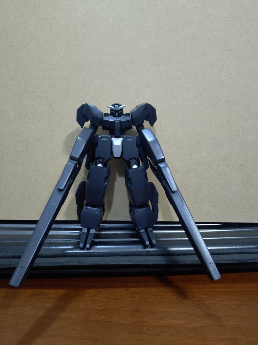 bebebebebe0510's tweet photo. セラヴィーガンダムII
できたーヽ(｀▽´)/
白とグレーのも改修する https://t.co/23AASg1KKq