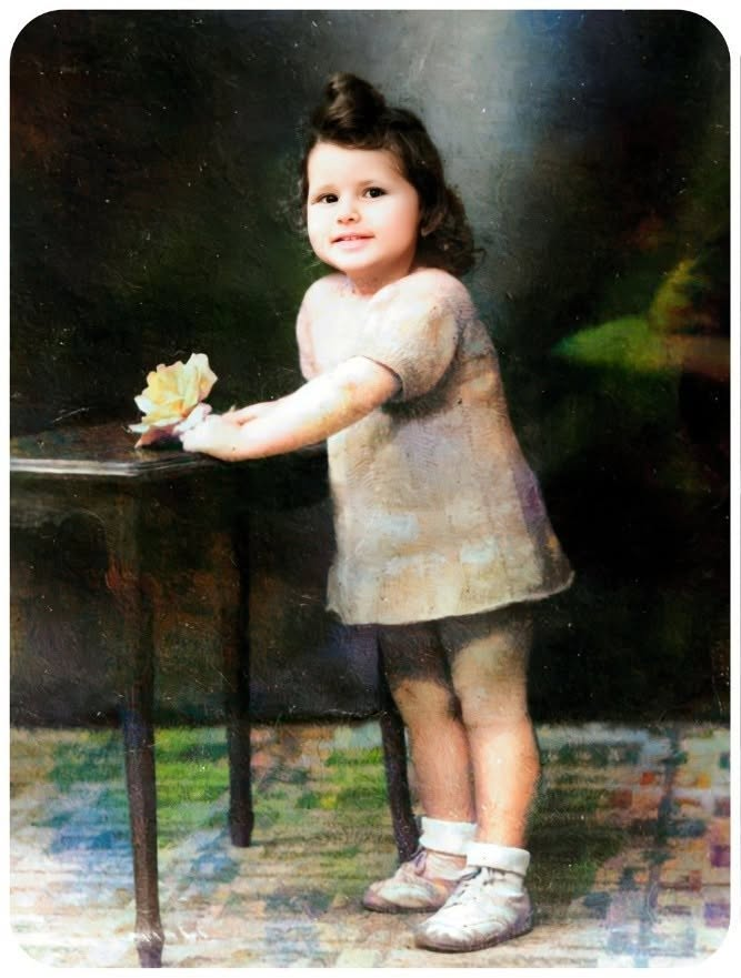 Church22669Kyle's tweet photo. 3 August 1940 | A French Jewish girl, Raymonde Levy, was born in Finistère.
In October 1943 she was deported to #Auschwitz
This little darling was the daughter of Juda, born 15-04-1902 and Signourou nee Ouchki, born 15-04-1903.
Both parents were born in Istanbul, Turkey.
The family lived in Paris.
On 07-10-1943 they were deported from Drancy to Auschwitz.
Raymonde, we Will remember you and your mommy and daddy, Signourou and Juda!