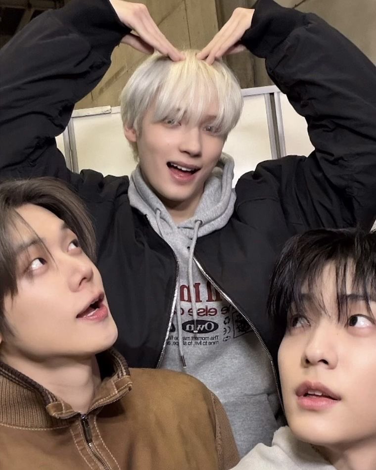 ynbnxhm's tweet photo. bacım gene bana dünyaları kargolamış 🫰🏻 süperinko kargo için ve bni sevip alışveriş bağımlılığımın kahrını çektiğiniz için ikinize de çk teşekkür ederim siz olmasanız bn de olmazdım @so0hyuck @healringie #4thgenitgom https://t.co/M8CDJmK7XO