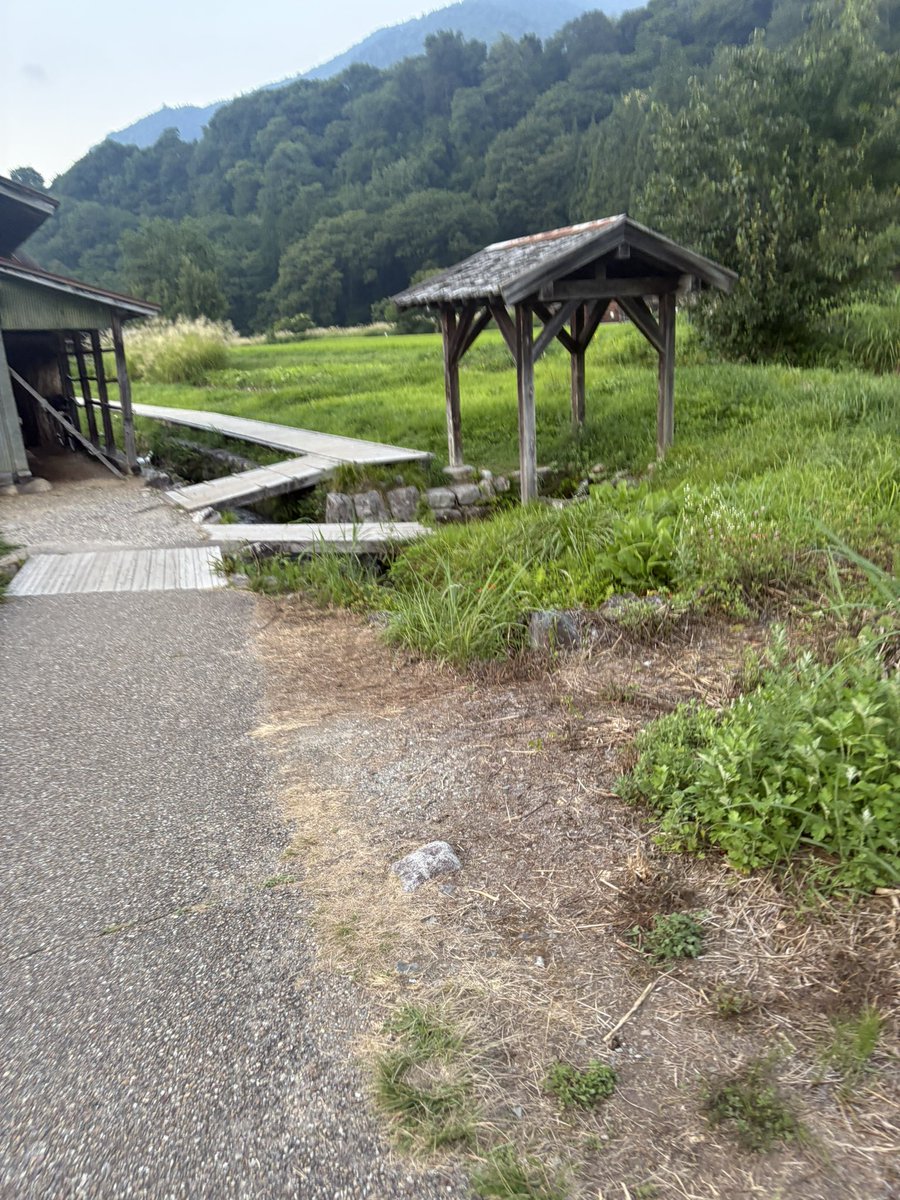 TemaeItamae's tweet photo. 民宿でビール2本とご飯3杯ご馳走になって、近くの温泉へ。
途中で園崎本家があったので、爪ひっぺがされてきますw https://t.co/341qgP3n8j