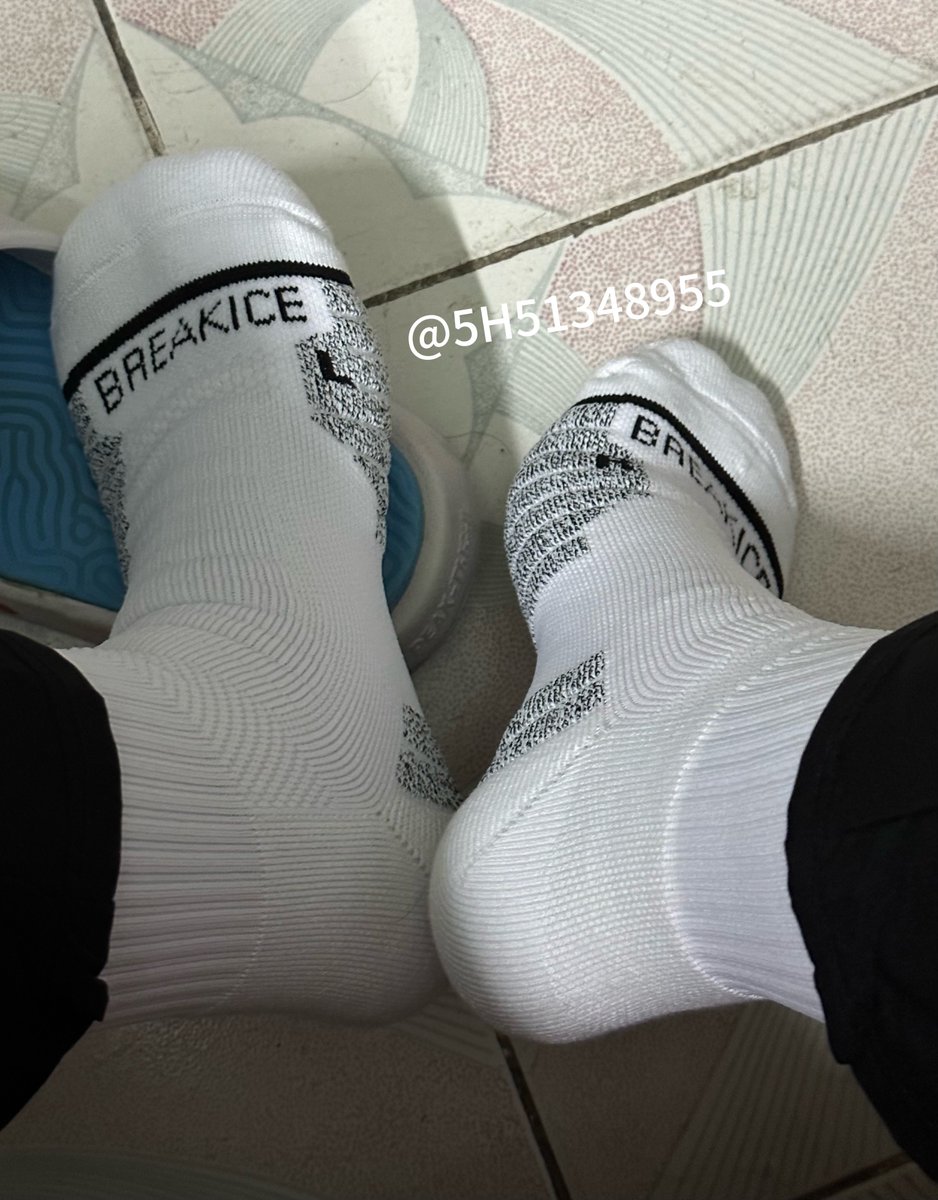5H51348955's tweet photo. #男高 喜欢这样拍🤔？ https://t.co/MSS4uHbK7N