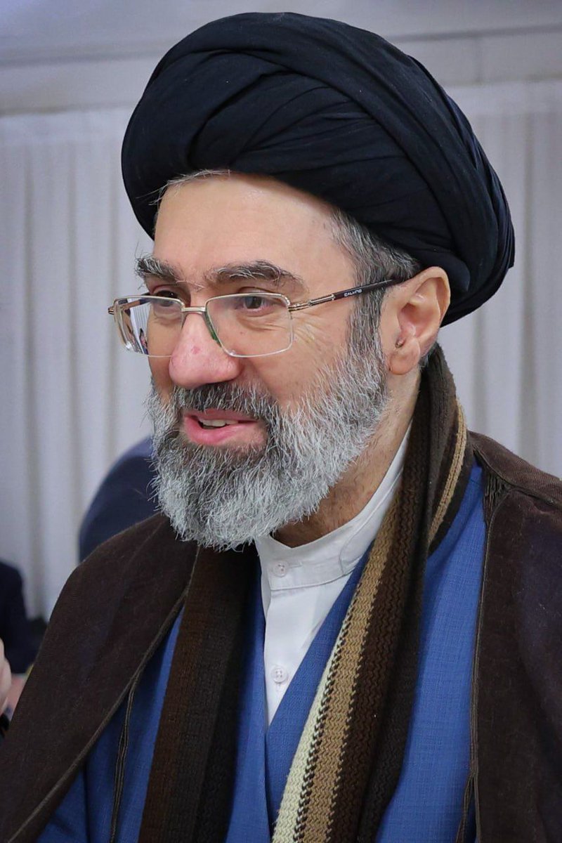 khadem_shohada9's tweet photo. میگن نگاه کردن به صورت ماه عبادته:)
بر بدخواه وبدگوی امام جوان و عزیزم 
تا صبح قیامت لعنت.. https://t.co/GPJCrLVeQg