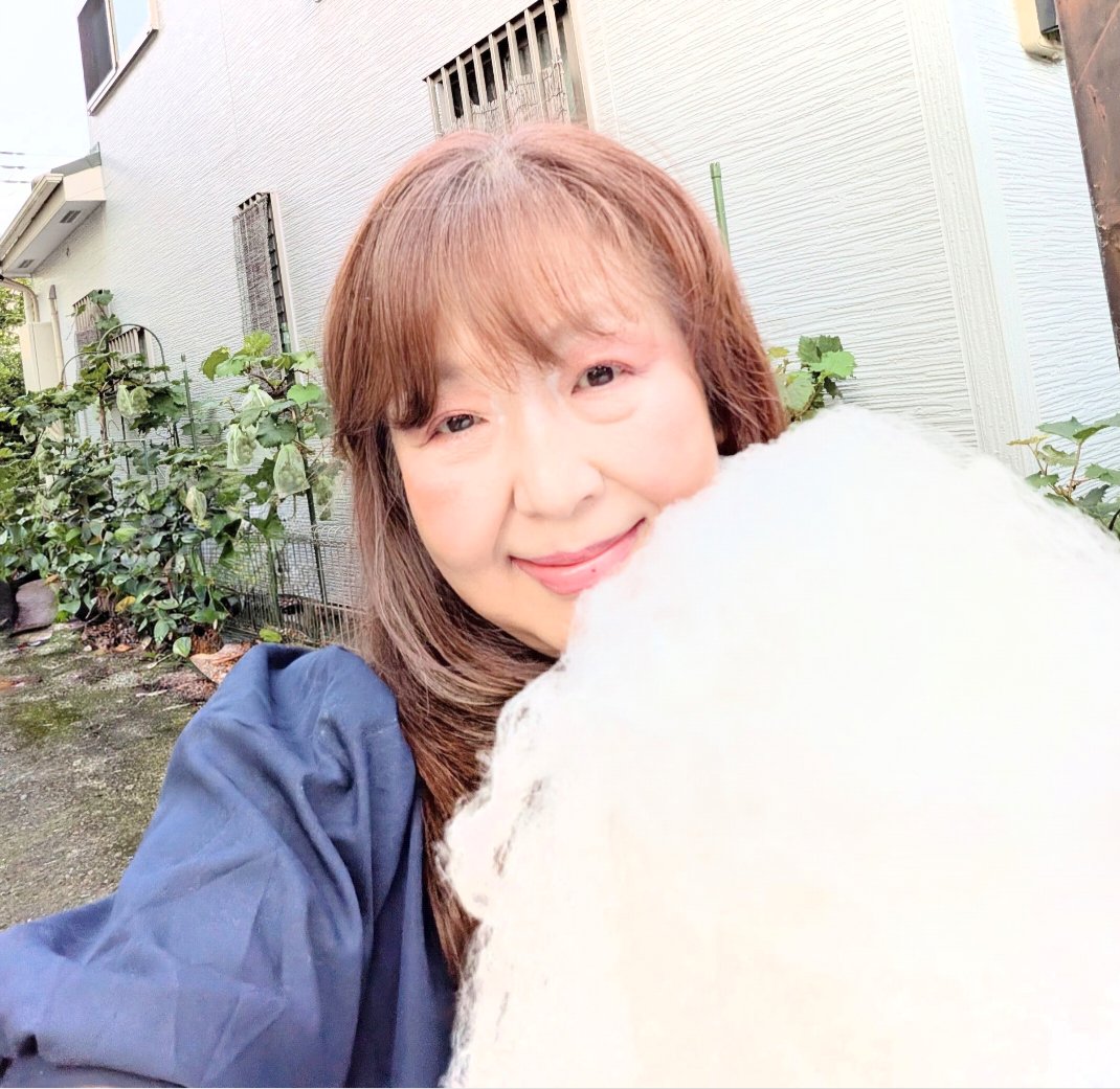 sawako7296's tweet photo. ごきげんさん✨
お祭りでユニコーン🦄とわたあめも旦那さんに買ってもらった✨
ごきげんさん✨

#お祭り#スイーツ好き#俳優 https://t.co/OxIhqrODcp