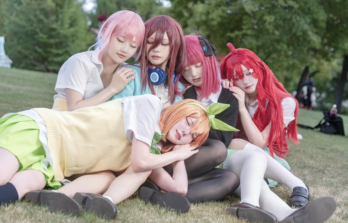 negixhanni's tweet photo. 五等分の花嫁 cos 

┈┈┈5人で見た夢なら、
                                   醒めてもきっと覚えてる https://t.co/4Eeni0twnt