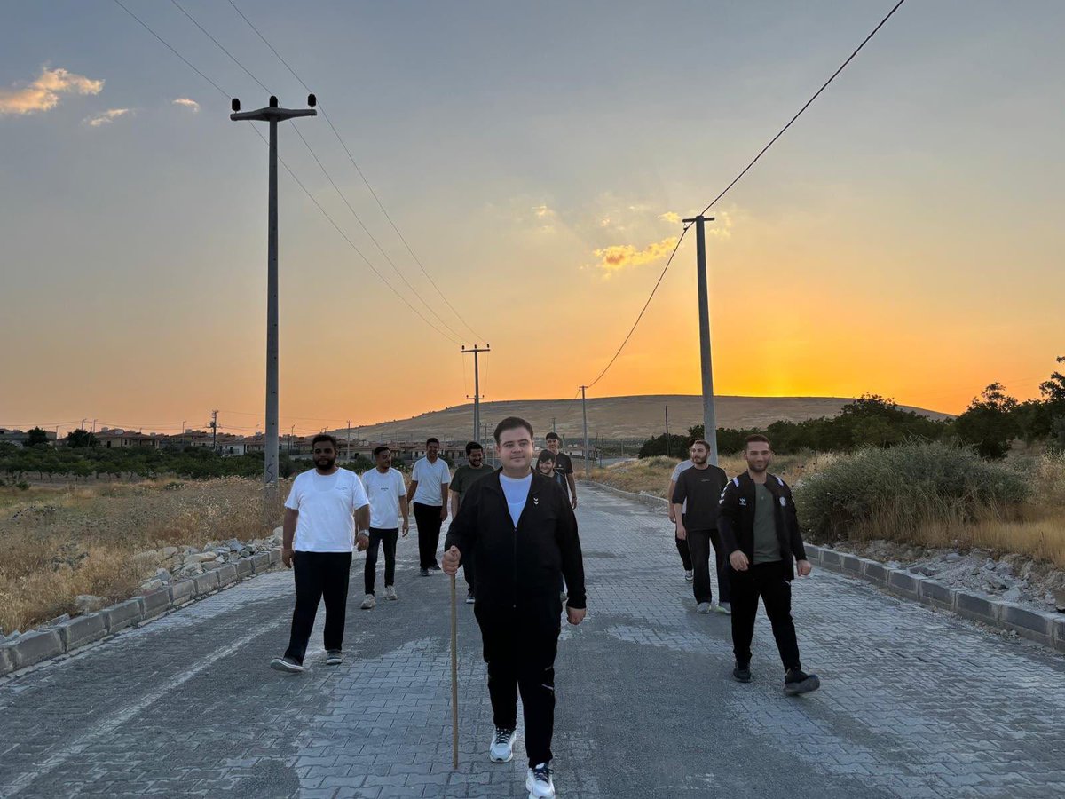 Ulku_Ocaklari's tweet photo. 📍 Şanlıurfa 

Ülkü Ocakları Şanlıurfa İl Başkanlığı tarafından, İsmail Gaspıralı Yaz Gelişim Programı kapsamında fikri, ideolojik, milli ve manevi değerler seminerleri, ilkyardım ve okçuluk kursu, kitap okuma etkinlikleri, çeşitli yarışmalar, çevre temizliği, doğa yürüyüşlerini içeren kamp gerçekleştirildi.
