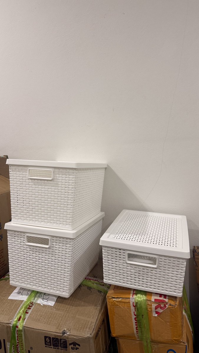 GleaBej's tweet photo. ส่งต่อของใช้ 
-ชั้นวาง 480บาท ส่งฟรี✅ (ราคาเต็ม700+) (แถมที่วางจาน IKEA)
-กล่��งขนาดใหญ่ กล่องละ 100฿ 
-กช่องขนาดกลาง  กล่องละ 80฿
ค่าส่ง20฿/ใบ (เหมา3ใบ 300฿ส่งฟรี)✅
#ส่งต่อของใช้ #ส่งต่อเครื่องใช้ #ส่งต่อเด็กหอ #ส่งต่อเสื้อผ้า #ส่งต่อเครื่องสำอางค์ https://t.co/WltebsH3Du