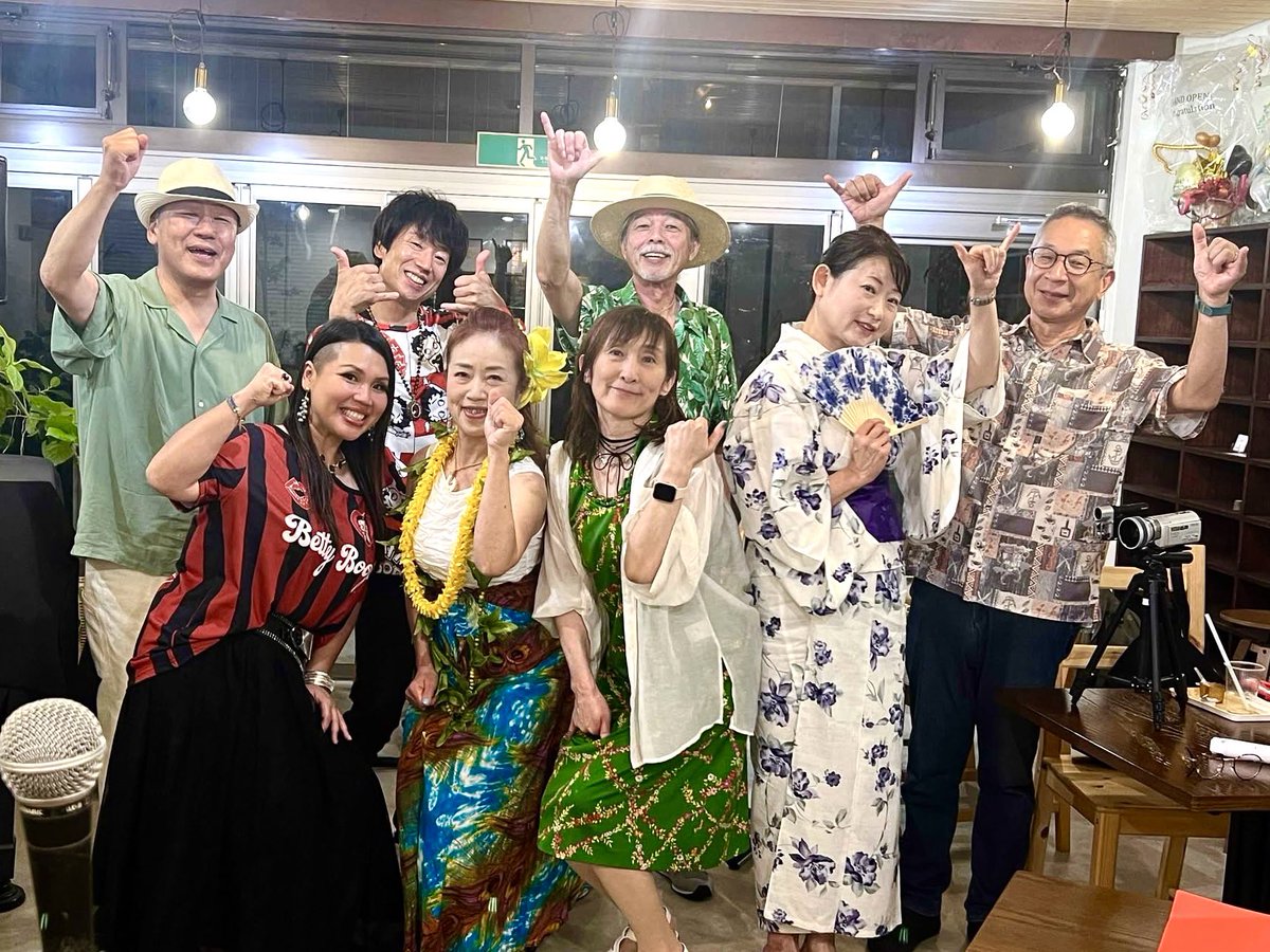 fumicolor's tweet photo. 8/1ノアズキッチンさんでの『仙台のトワエモアな人たち』ありがとうございました！甘酒入りのドリンクがなんとも深い味わいでした💕
初めましての方も、何度目ましての方も、こうして元気に会えてお話しできたことがうれしかった😌
みんなどこかで繋がっていたりしてすごいな♬
#フミフミ仙台 https://t.co/C5URTceIEr