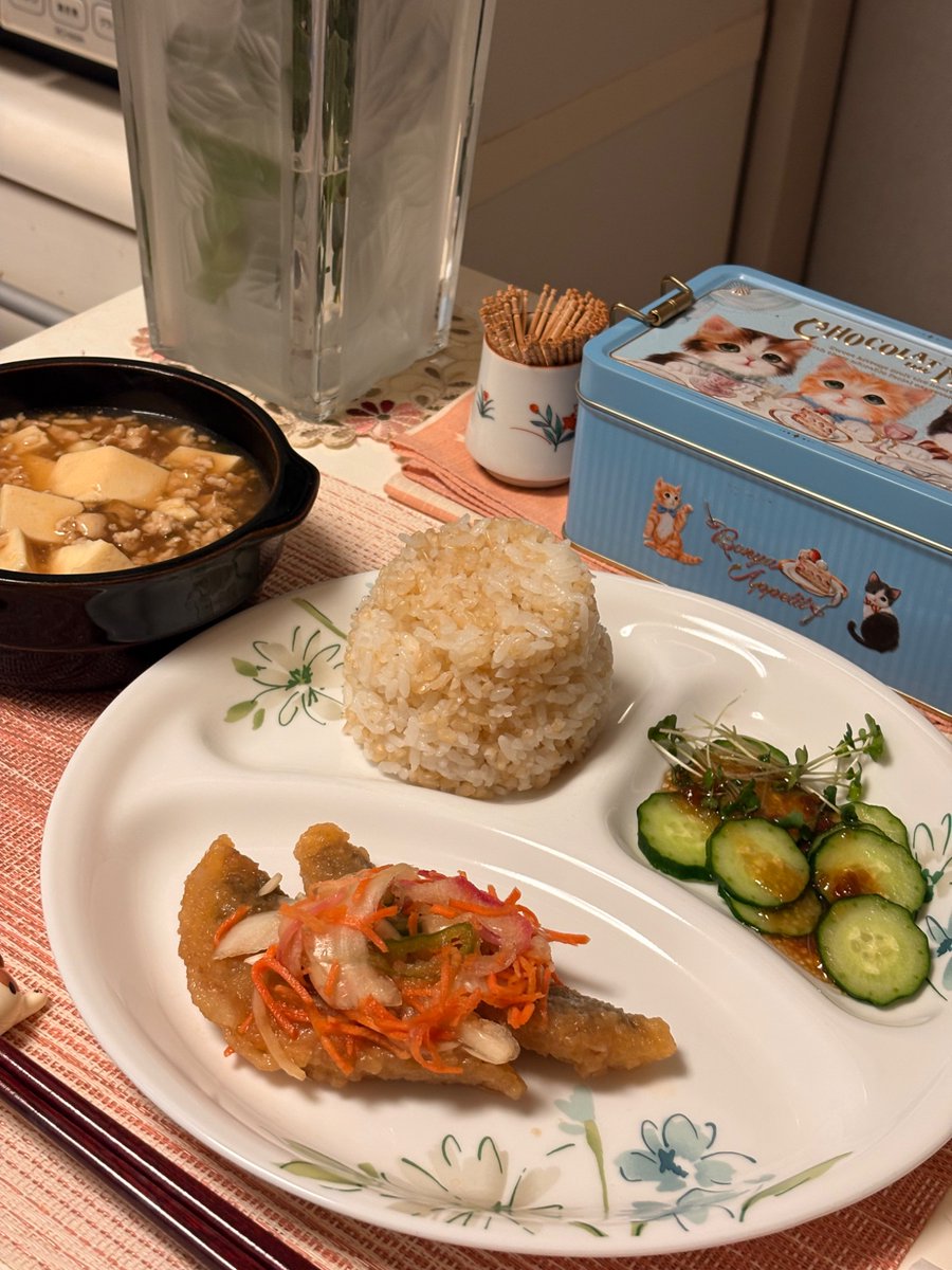 ahyodo78's tweet photo. 今宵は大山とうふの旨煮✨
初めて買ったお豆腐で、今まで買ってきた大山とうふとは違ってしっかりタイプでしたが美味しかったです😊
買ってきた鯵の南蛮漬けとともに🐟

旨煮は「大人のしゃけしゃけめんたい」で少し味変しても美味しかった🧡 https://t.co/cTbZ9z7OyI