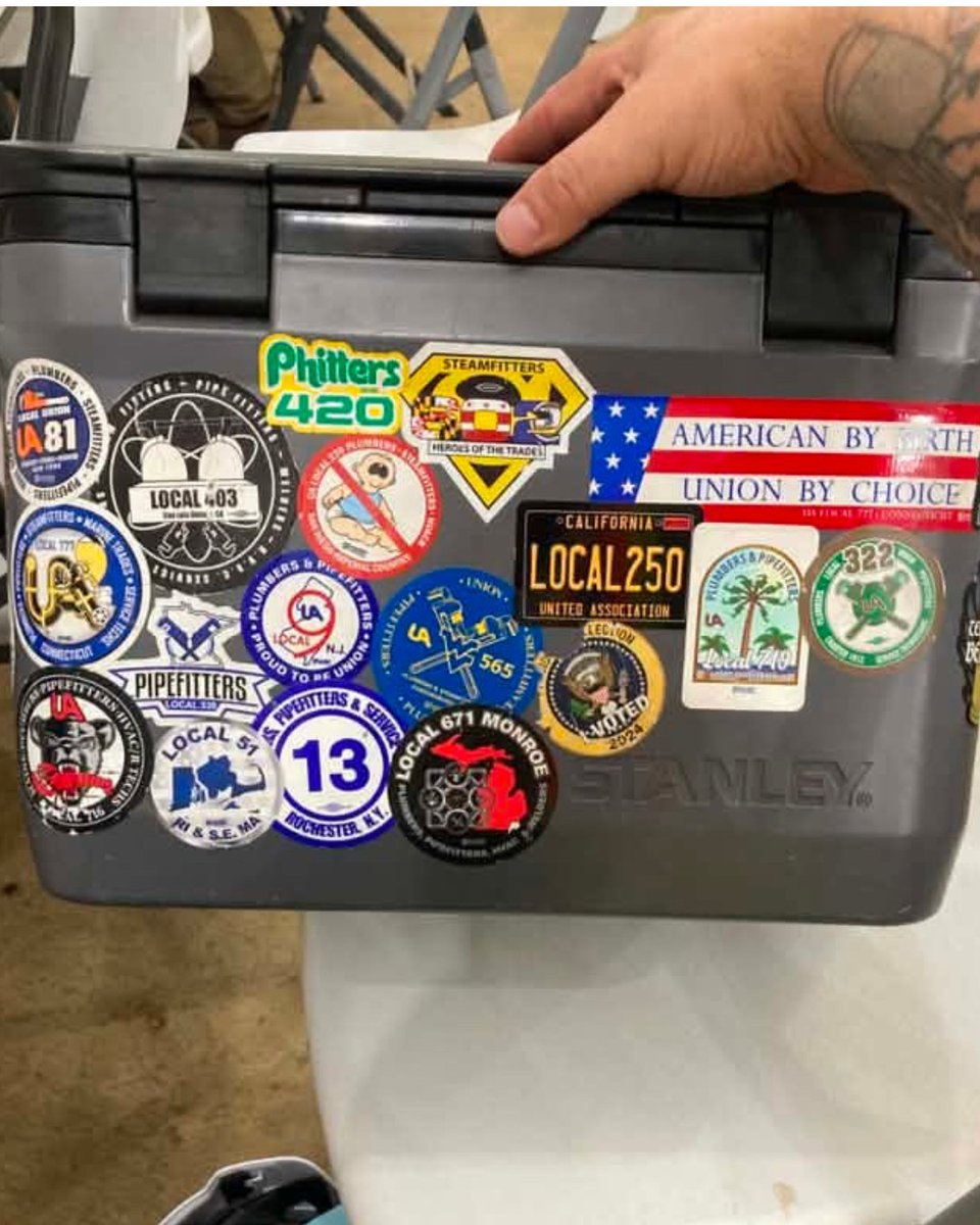 Steamfitters449's tweet photo. Even on your lunch break, let ‘em know you’re a Steamfitter!
Do you show your union pride on your lunch box or cooler? Send us a photo! #SpotASteamfitter #Represent #UnionProud https://t.co/EQlchz5Vzs