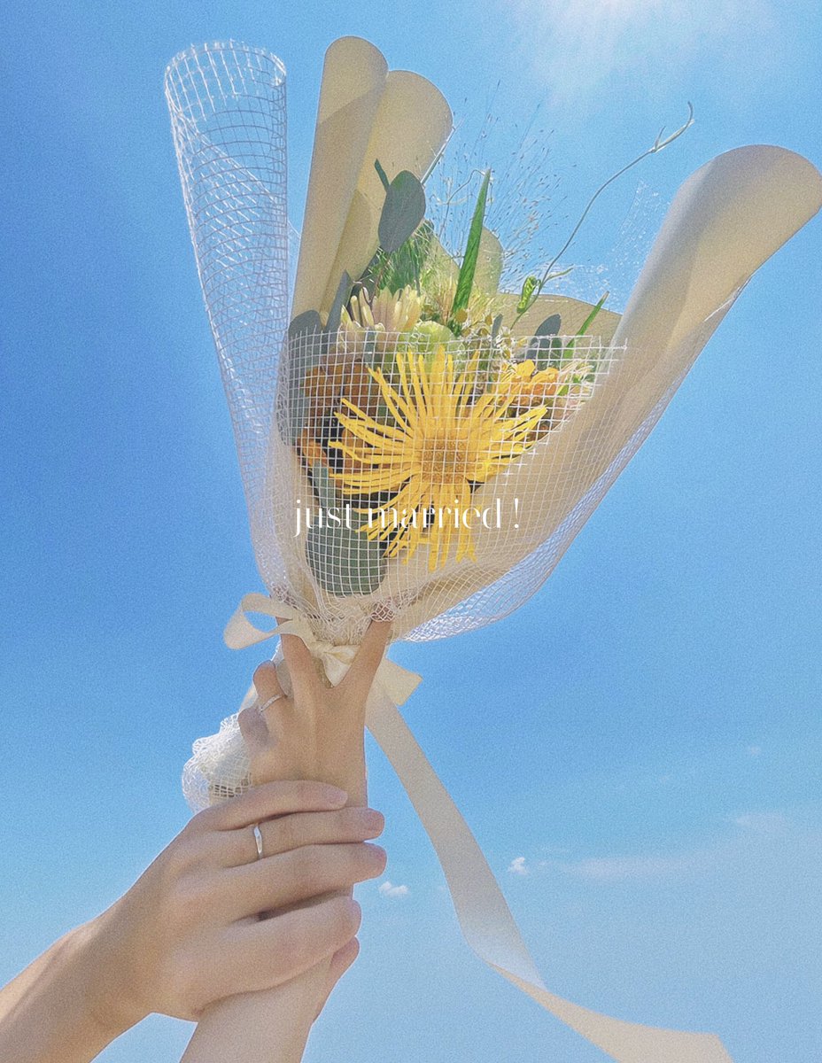blackstone1115's tweet photo. 【ご報告】
私事ではありますが、このたび結婚いたしました💍
コスプレもこれまでと変わらず、
自分のペースで楽しみながら続けていきます！
いつも仲良くしてくださるフォロワーさん、
本当にありがとう❤️
これからも変わらず仲良くしていただけたら嬉しいです
今後ともよろしくお願いいたします🌻 https://t.co/OGwl7Iyl3b