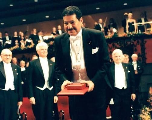 CSSPBA's tweet photo. إحياءً لذكرى البروفيسور أحمد زويل، الحائز على جائزة نوبل وزميل أكاديمية العالم النامي للعلوم 🧪🌍
ونتمنى أن تظل ذكراه ورحلته الاستثنائية مصدر إلهام مستمر للعلماء والباحثين العرب، لترك بصمات خالدة في البحث العلمي العالمي. https://t.co/SQEfGHZl0P